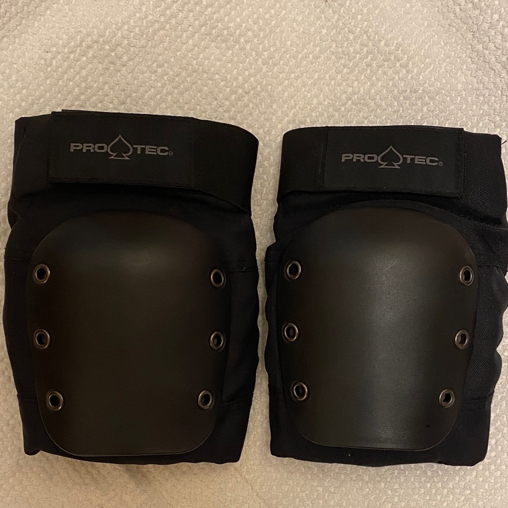 Pro Tec knee Pads Size Small